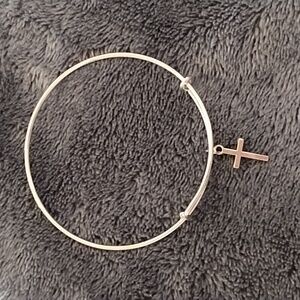 Expandable Silver tone Bracelet with Cross Charm (RFL)